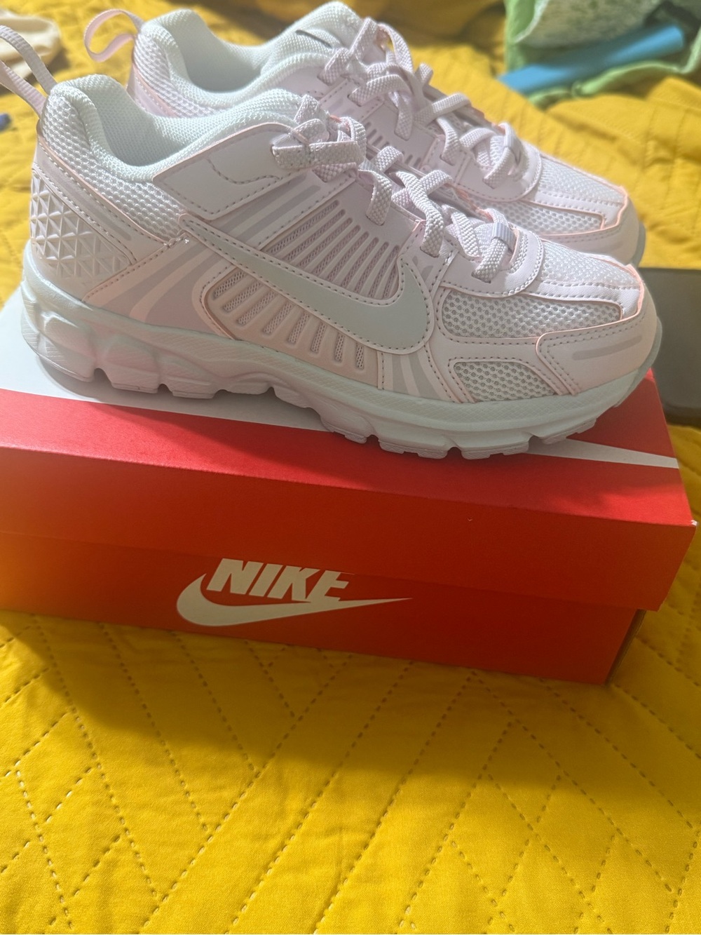 Nike Kids' Pink Vomero 5  - Lightweight Comfort